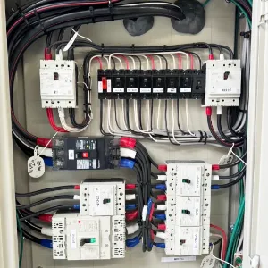 新設工場内の電気工事